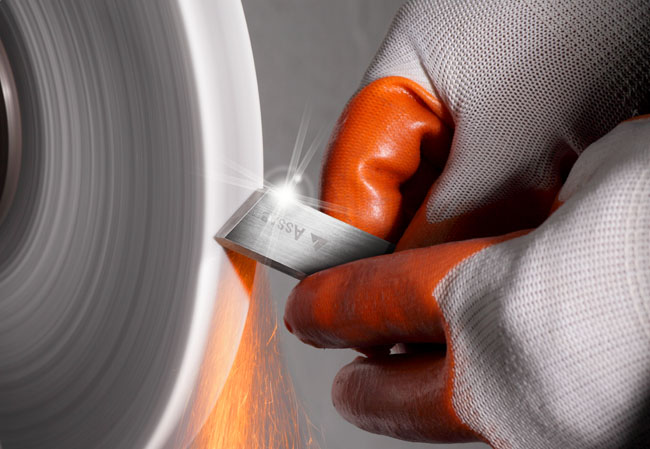 TPS-S8700精密型不銹鋼全自動彎字機不銹鋼白鋼刀具開槽.jpg TPS-S8700精密型不銹鋼全自動彎字機不銹鋼白鋼刀具開槽.jpg