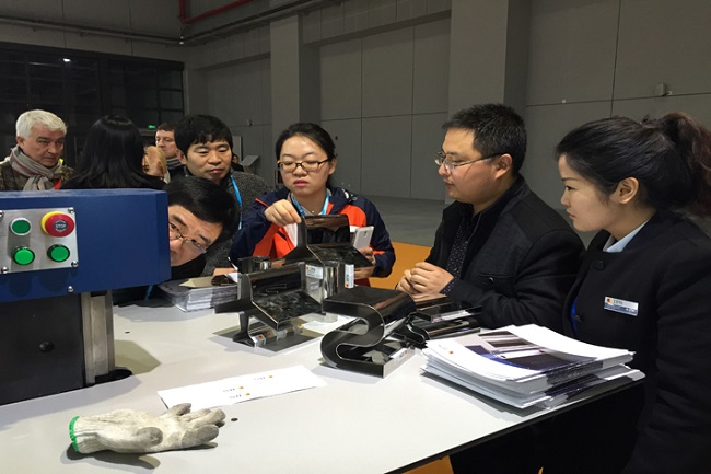 TPS彎字機(jī)第二十三屆(春季)上海國(guó)際廣告展4.jpg TPS彎字機(jī)第二十三屆(春季)上海國(guó)際廣告展4.jpg