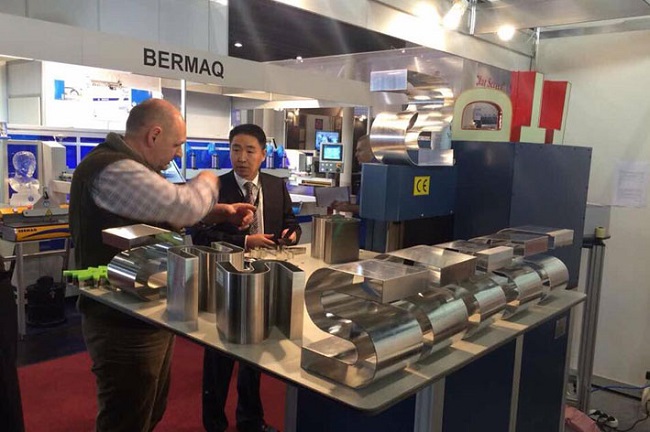 2014泰譜圣彎字機(jī)德國(guó)法蘭克福國(guó)際廣告展1.jpg 2014泰譜圣彎字機(jī)德國(guó)法蘭克福國(guó)際廣告展1.jpg