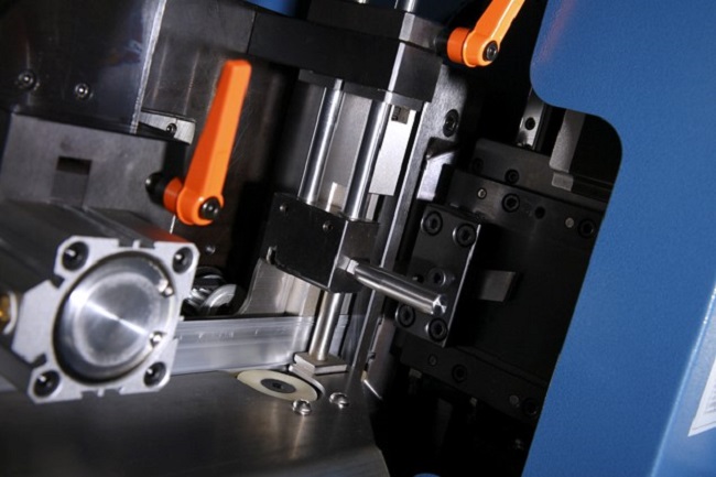 S8710超級字專用彎字機刨槽方式.jpg S8710超級字專用彎字機刨槽方式.jpg