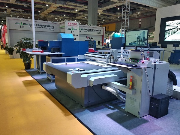 圍字機(jī)上海三月展3.jpg 圍字機(jī)上海三月展3.jpg